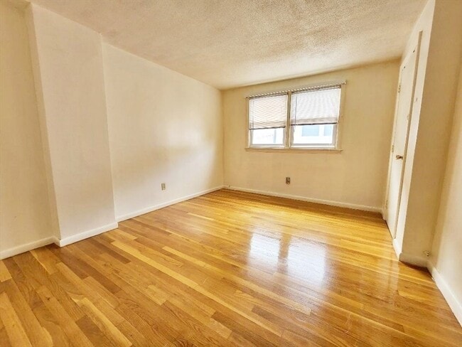 Photo - 183 Reservoir Ave Unit 2