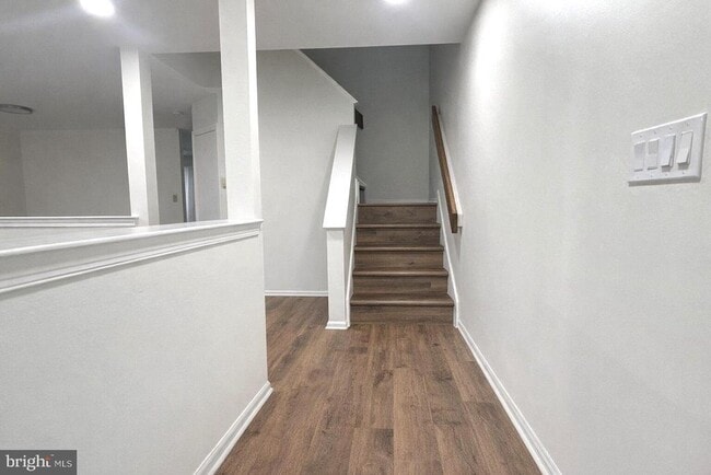 Building Photo - 329 Gwynedd Ct