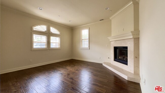 Photo - 1011 Green Ln