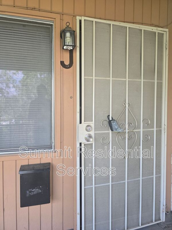 Photo - 3507 E 3rd St Unit J