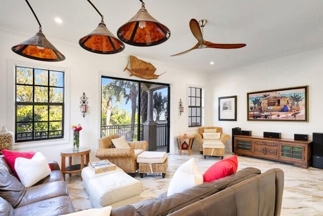 Photo - 301 del Sol Cir