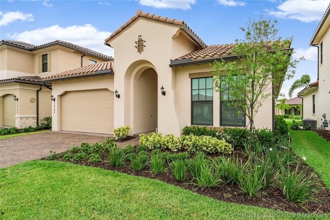 11785 Waterway Cir