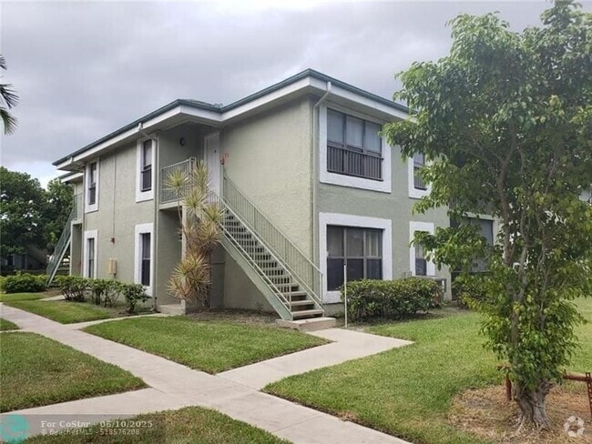 Building Photo - 8761 NW 39th St Unit 8761 Rental