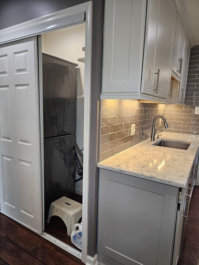 Photo - 4226 Embassy Dr