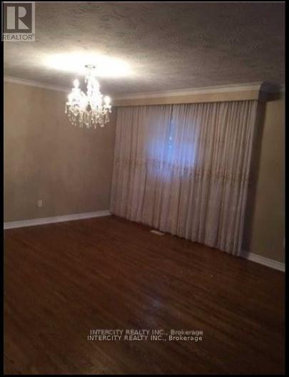 Photo - 167 Silverstone Dr