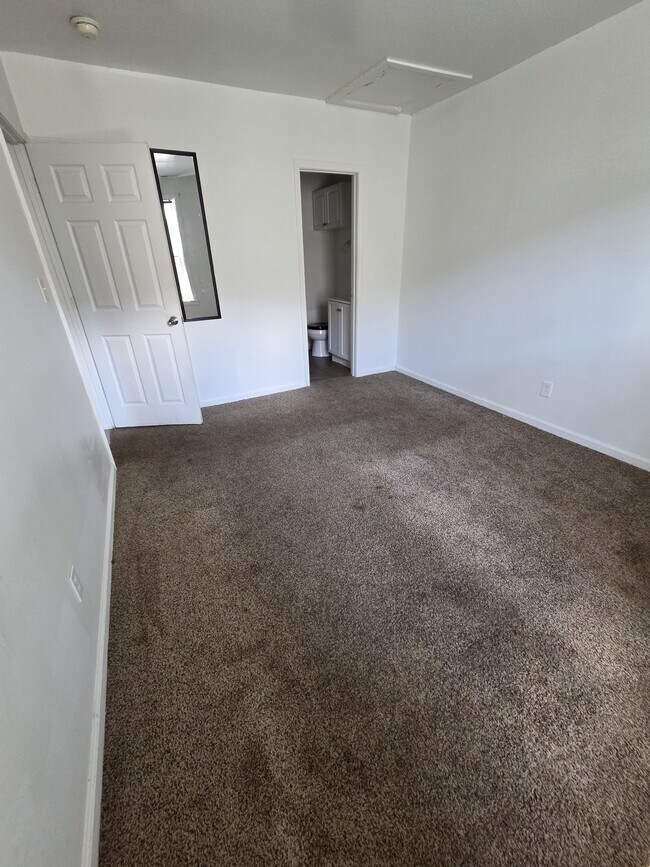 Photo - 410 S College Dr