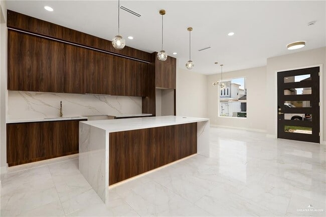 Photo - 16 Solar E Dr