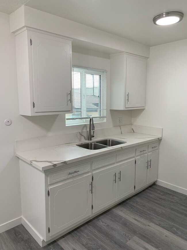 Photo - 4011 W 129th St