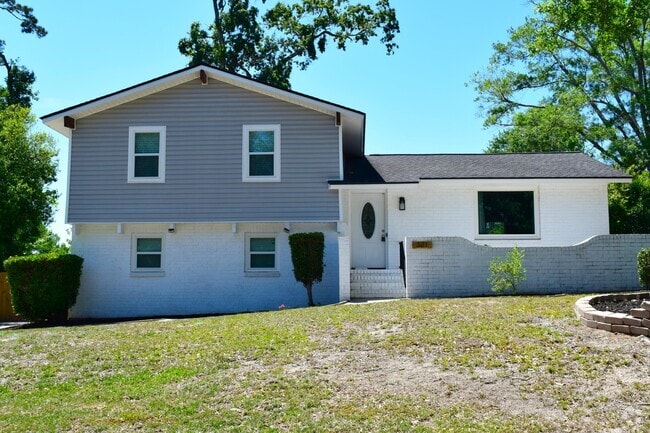 Building Photo - 321 Oak Lake Dr Rental