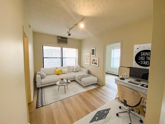 Building Photo - 2315-2321 Dupont Ave S Rental