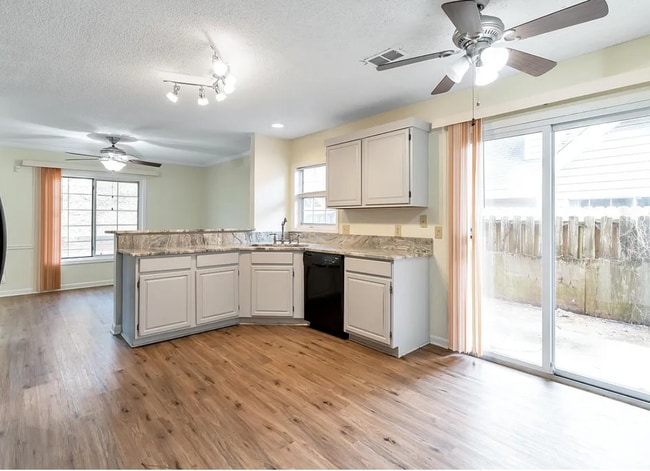 Photo - 1254 Watercrest Cir