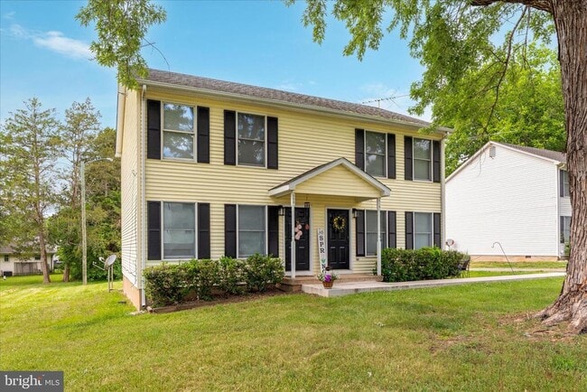 Photo - 208 N Rappahannock St