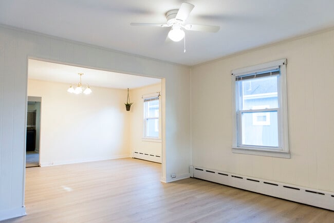 Photo - 8 Poplar Ave