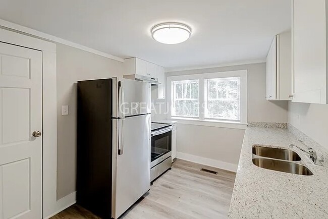 Photo - 608 77th Way S