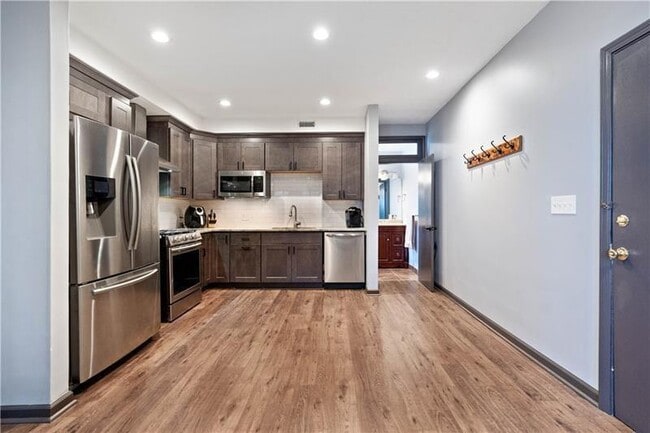 Photo - 121 Grandview Ave