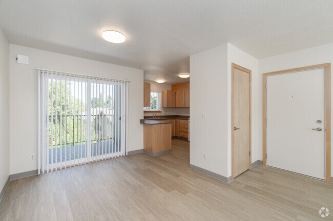 3BR, 2BA - 1,190SF - Dining Room - Cornelius Village Apartments