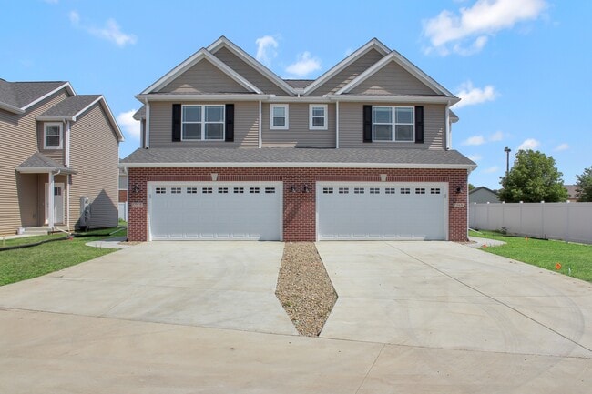 Building Photo - 1202 Heather Dr