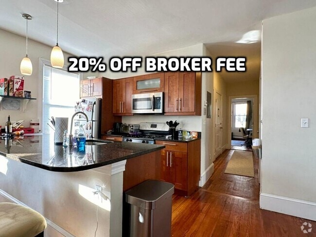 Building Photo - Massive Duplex with Full Luxury Renovation... Rental