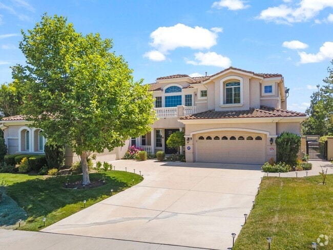 Building Photo - Exquisite Luxury Living in the Moorpark Co... Rental