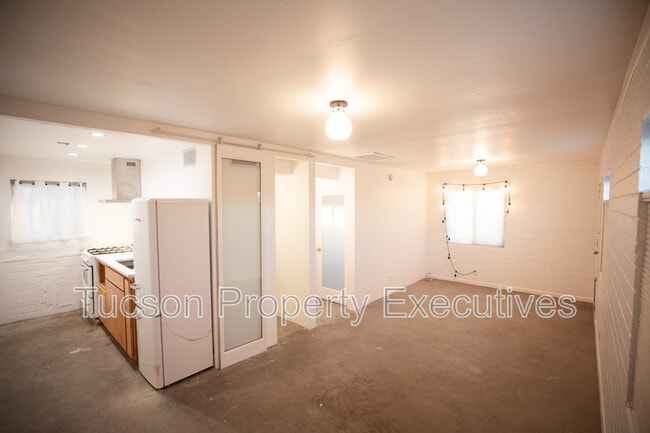 Photo - 419 E Lester St