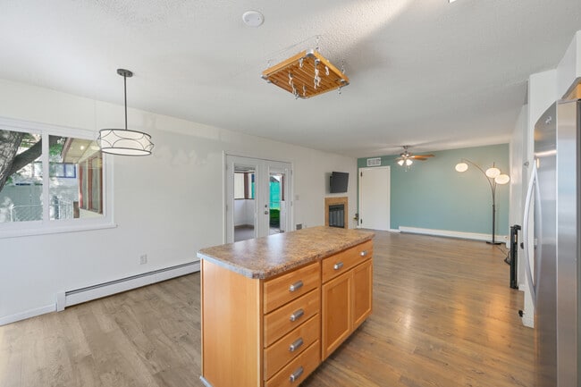 122 Davis Cir