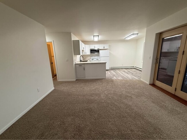 Photo - 706 Ouida Way Unidad 2