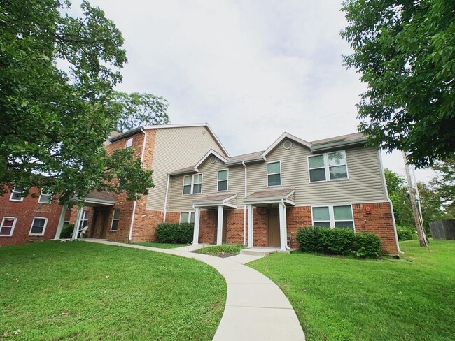 Etzel Place Apartments - Etzel Place Apartments