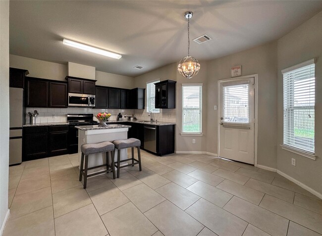 Photo - 2 Eagle Lake Ct