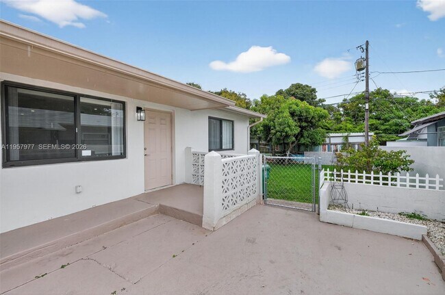 Photo - 4727 NW 4th St Unit 4727