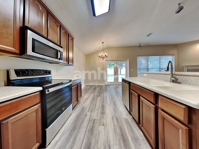Photo - 947 Silver Spring Ct