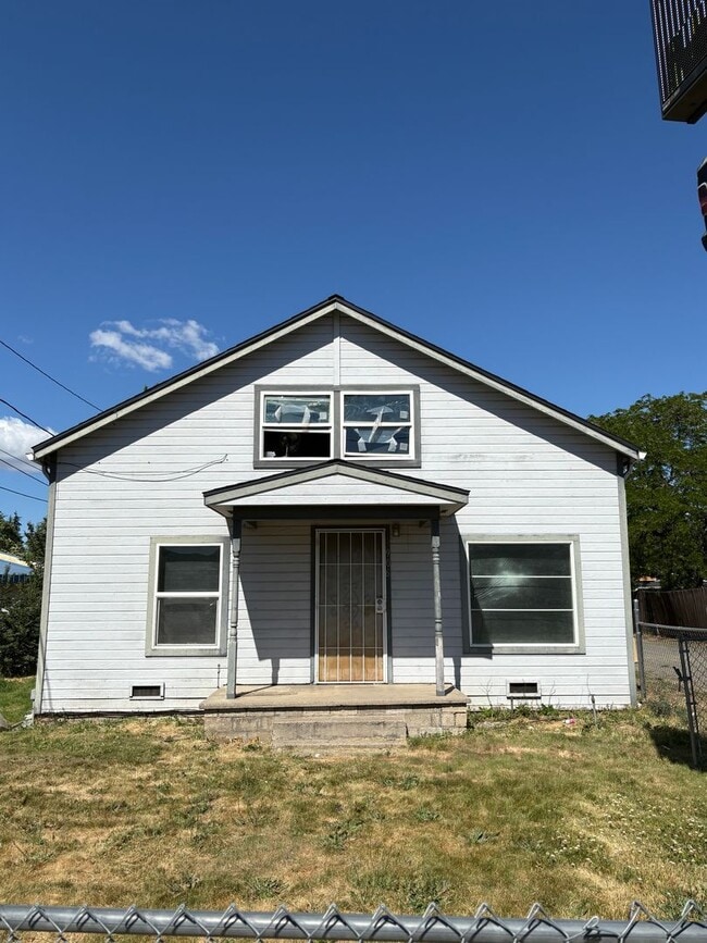 Building Photo - Charming Two-Story Home with Spacious Yard