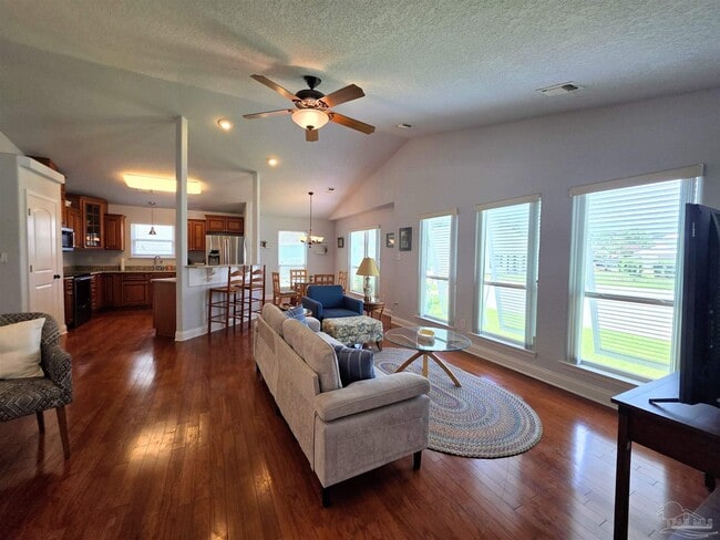 Photo - 949 Osprey Ct
