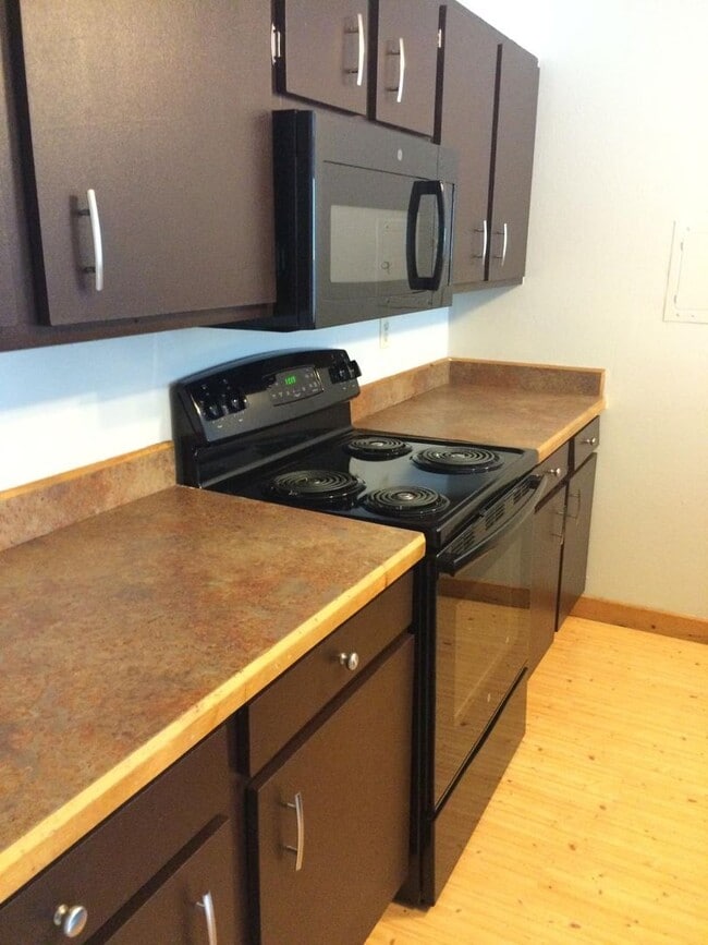 Great 2 Bedroom Unit Near Campus and JBo's - Great 2 Bedroom Condo Unit Near Campus and JBo's