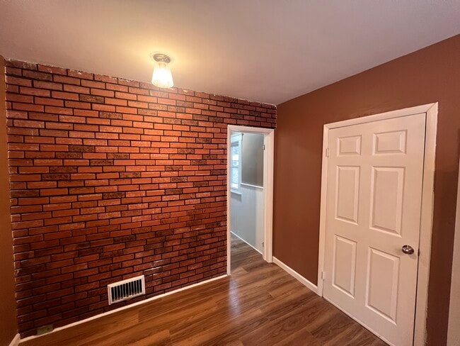 Photo - 2518 Hermansau St