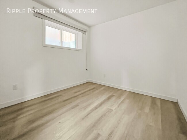 Photo - MODERN 1-BED BASEMENT SUITE | 700 SQ. FT. | PRIVATE ENTRY & IN-SUITE LAUNDRY