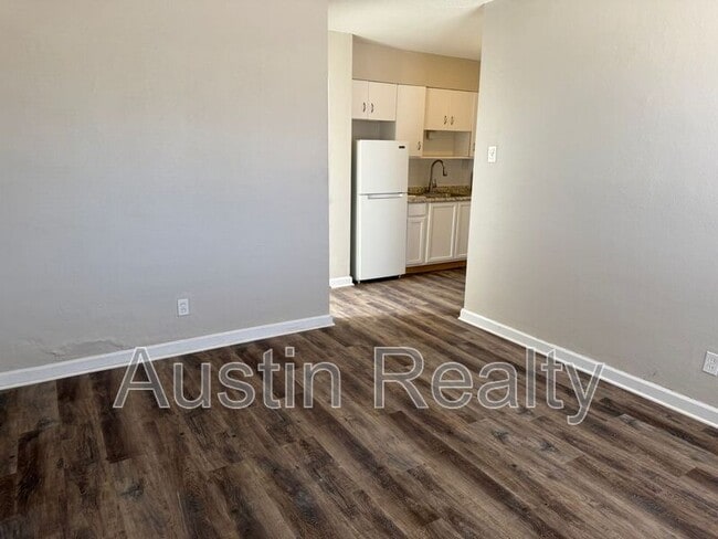 Photo - 8025 Gravois Rd