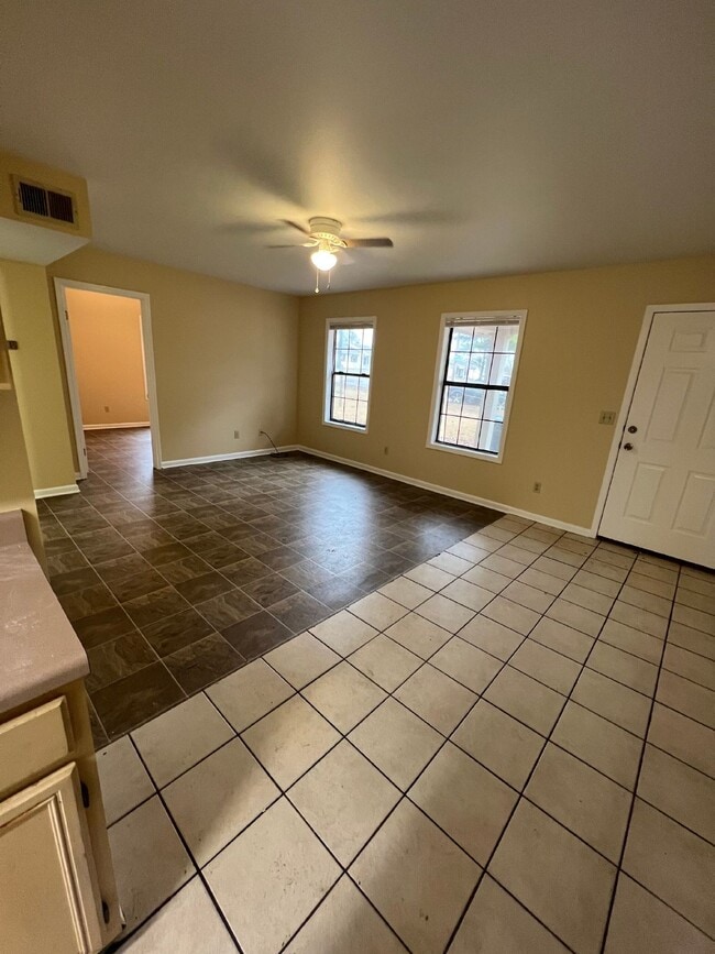 Photo - "Charming 2-Bedroom Retreat in Jonesboro – Cozy 750 Sq Ft Home Awaits!" Unit A