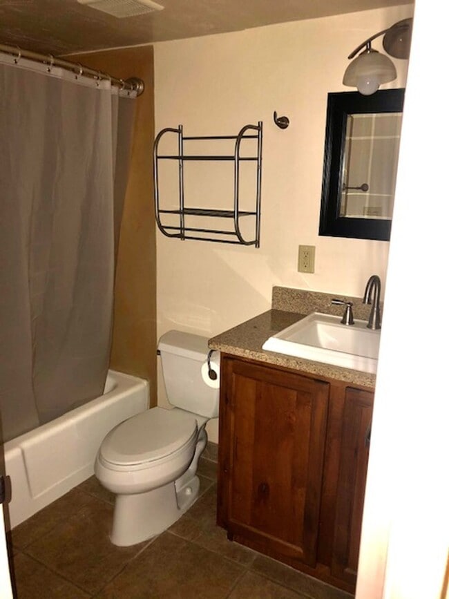 Photo - 1bd condo steps away from U of A, gated, A/C, Washer/Dryer Unit Cherry 55-114