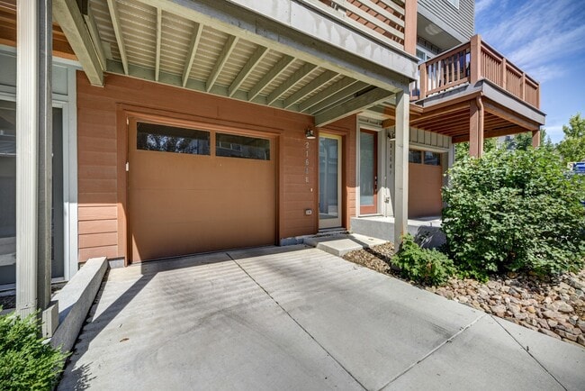 Photo - Luxury 2 Bedroom 2.5 Bath Near Waneka Lake Louisville