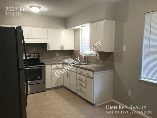 2027 Rhonda Dr