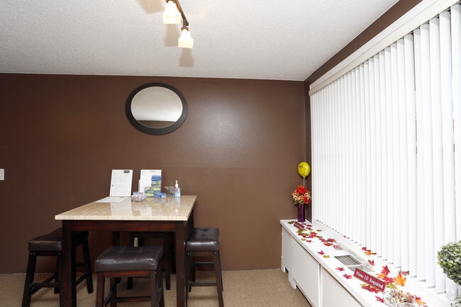 Photo - Dogwood Glen