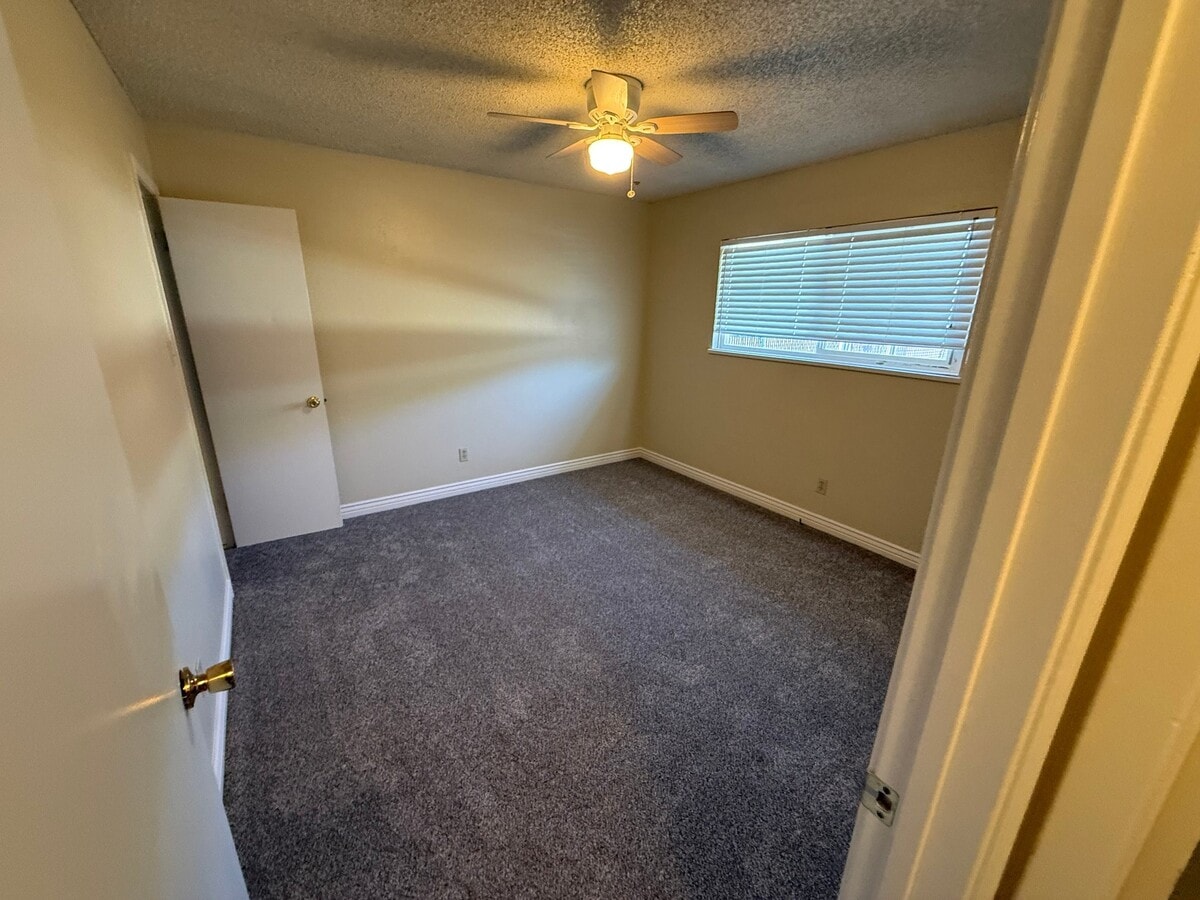Photo - 855 Gardella Ave