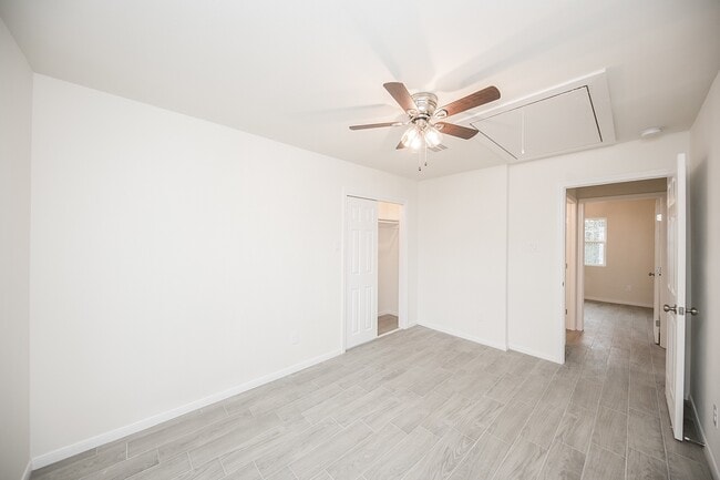 Photo - 5042 Mallow St