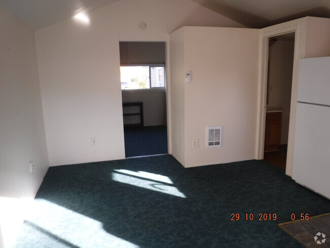 Building Photo - Small One Bedroom House