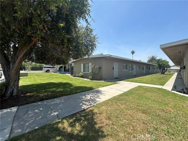 Photo - 10922 Evans St