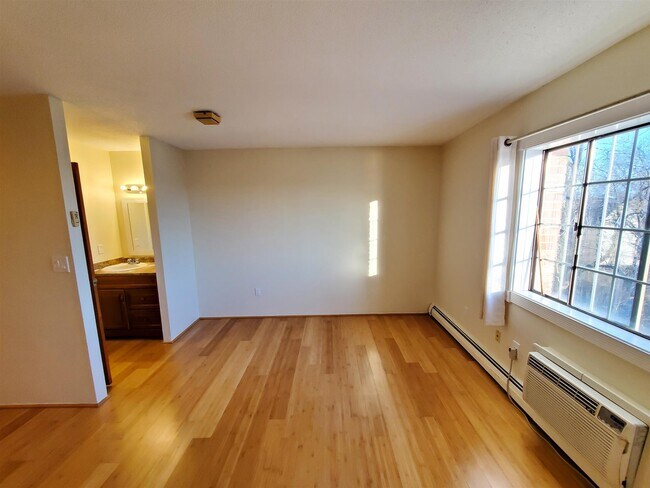 Building Photo - 474 Broadway Unit 37