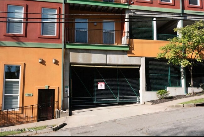 Photo - 2411 Brownsboro Rd