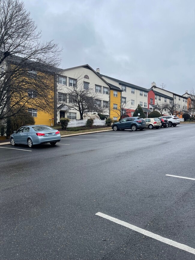 Building Photo - 4501 Romlon St Unit 1 Bedroom/1 Bath Condo