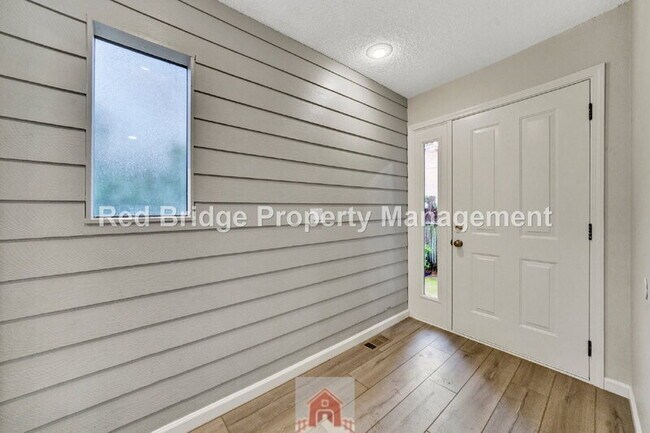 Photo - 17036 NE Oregon St