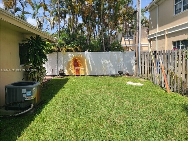 Photo - 633 NE 16th Ave Unit 3